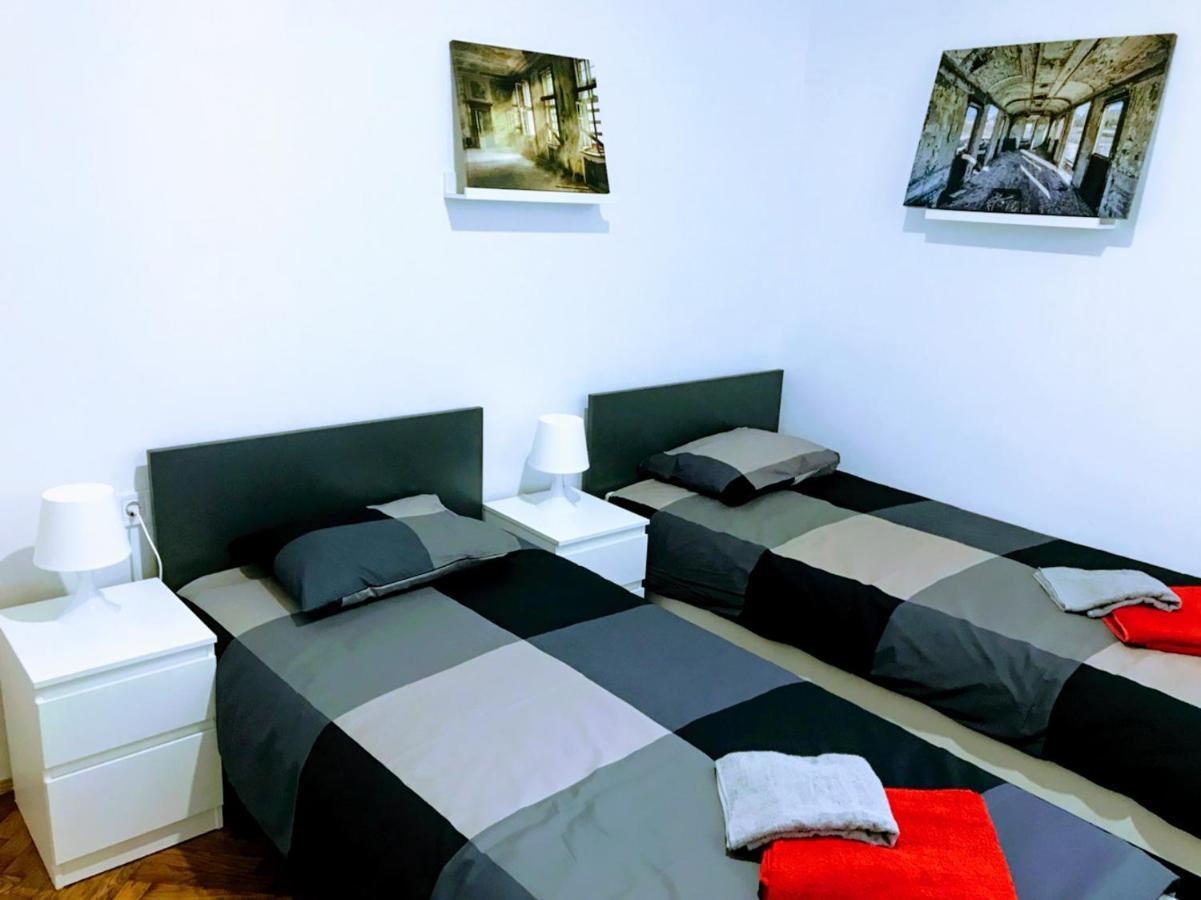 Pula Center Green Park Apartments And Rooms Esterno foto
