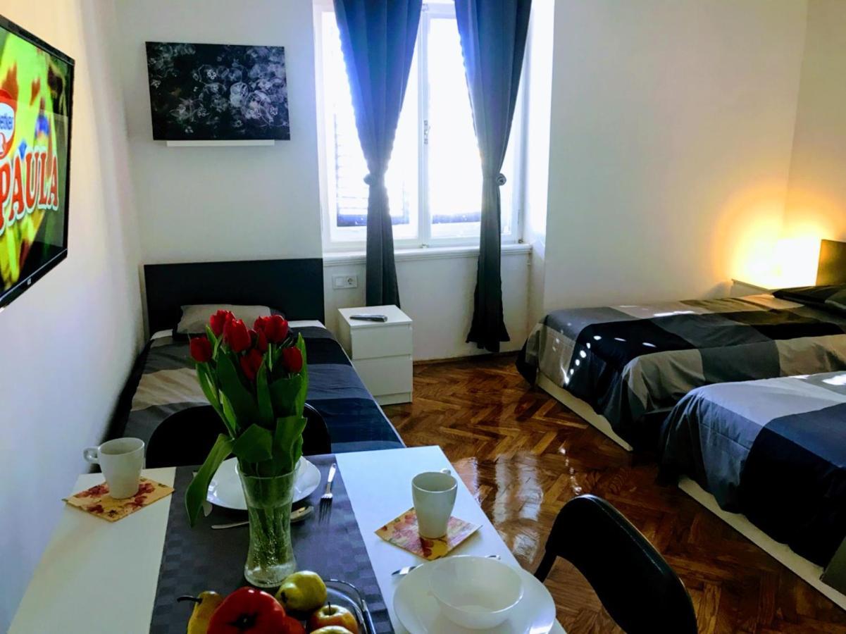 Pula Center Green Park Apartments And Rooms Esterno foto