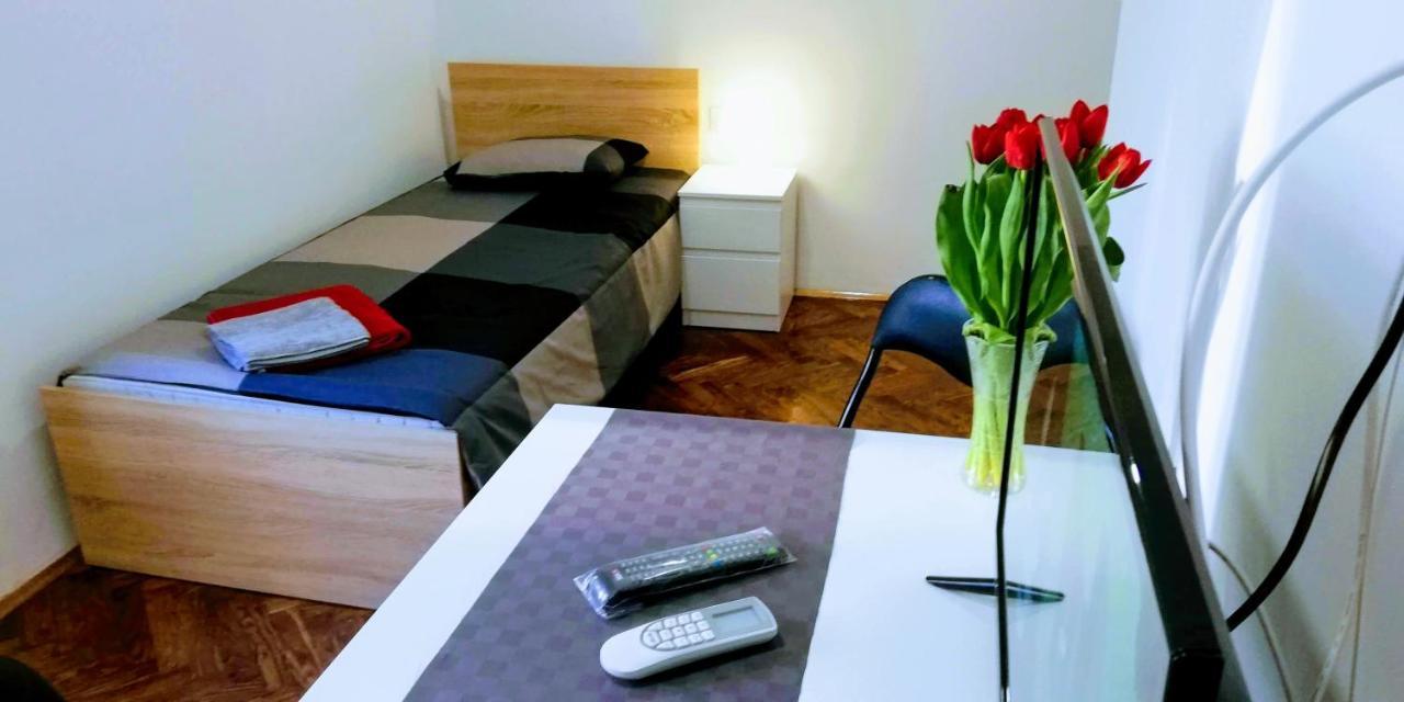 Pula Center Green Park Apartments And Rooms Esterno foto
