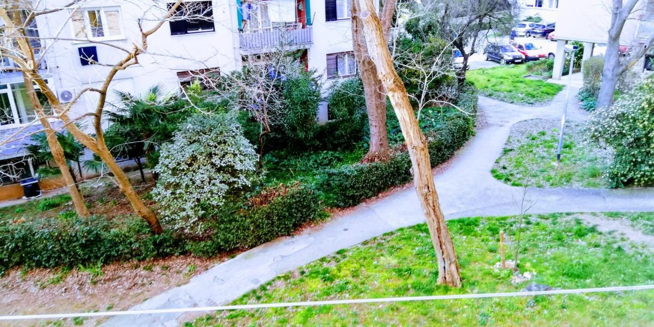 Pula Center Green Park Apartments And Rooms Esterno foto