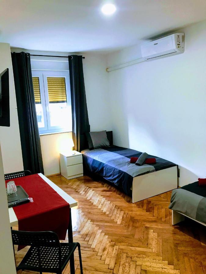Pula Center Green Park Apartments And Rooms Esterno foto