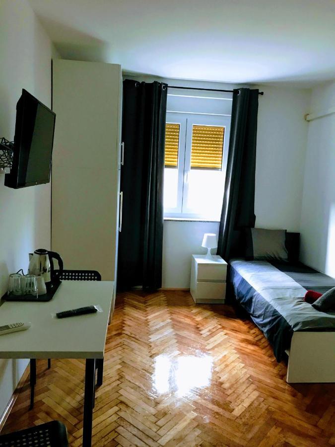 Pula Center Green Park Apartments And Rooms Esterno foto